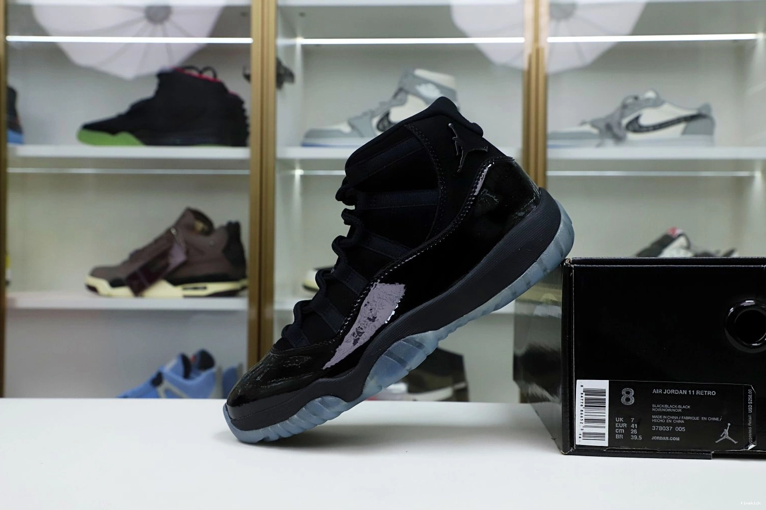 11 RETRO JORDAN GOWN' AIR 'CAP AND 0720